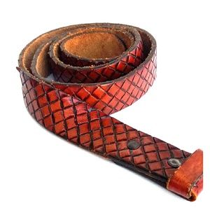 5/$25    Mens Vintage brown tooled leather belt